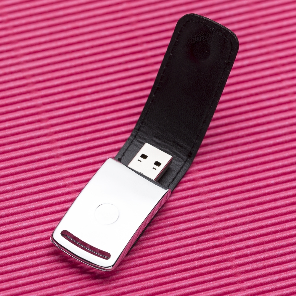 Pen Drive de Couro 4GB/8GB